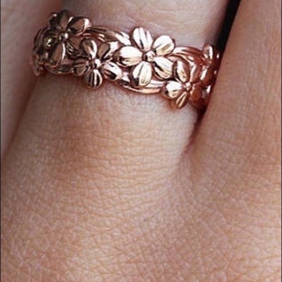 Rose Flower 🌸 Rose Gold Band🌸 - Picture 3 of 4